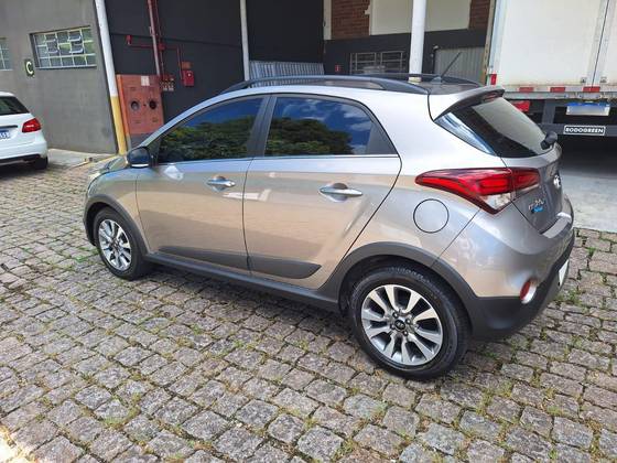 HYUNDAI HB20X 1.6 16V PREMIUM FLEX 4P AUTOMÁTICO